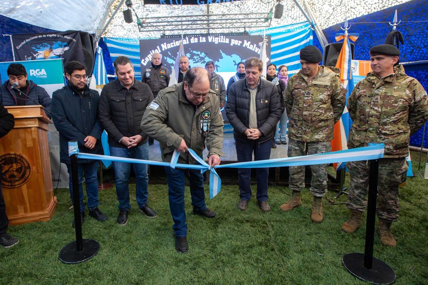 "ESTA CARPA ES UN FARO MALVINIZADOR DESDE HACE MÁS DE 30 AÑOS Y LO VA A SEGUIR SIENDO"